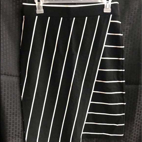 Ann Taylor Factory Dresses & Skirts - Ann Taylor Factory Skirt Size Small